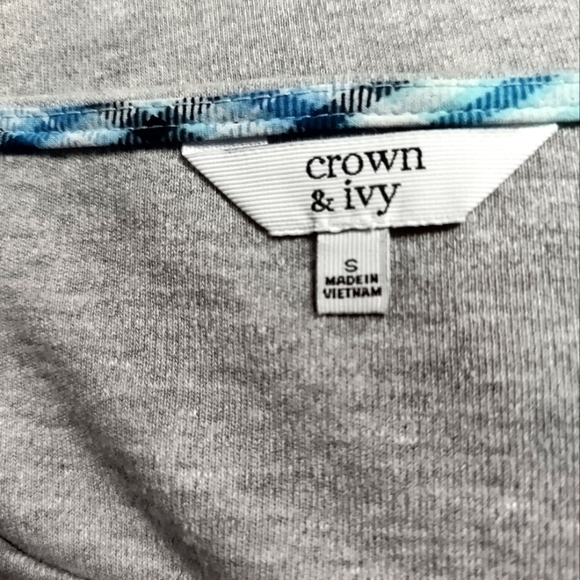 New! Crown & Ivy Gray & Plaid Top / Size Small - Picture 4 of 8